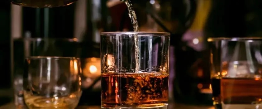 2 kieliszki wódki ile promili - sprawdź, jak szybko się upijesz